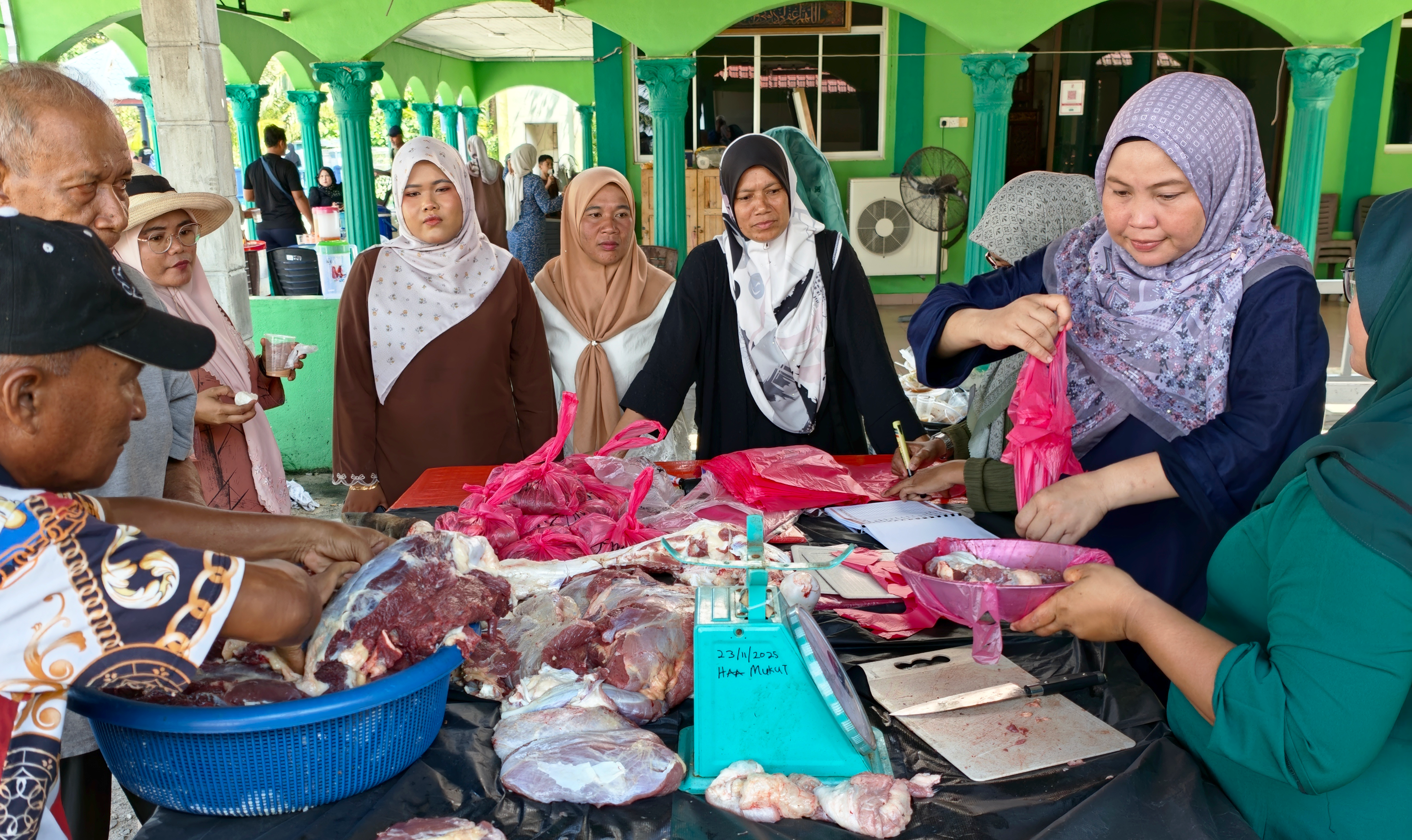 A Meaningful Aidiladha Celebration with Pulau Tioman Community